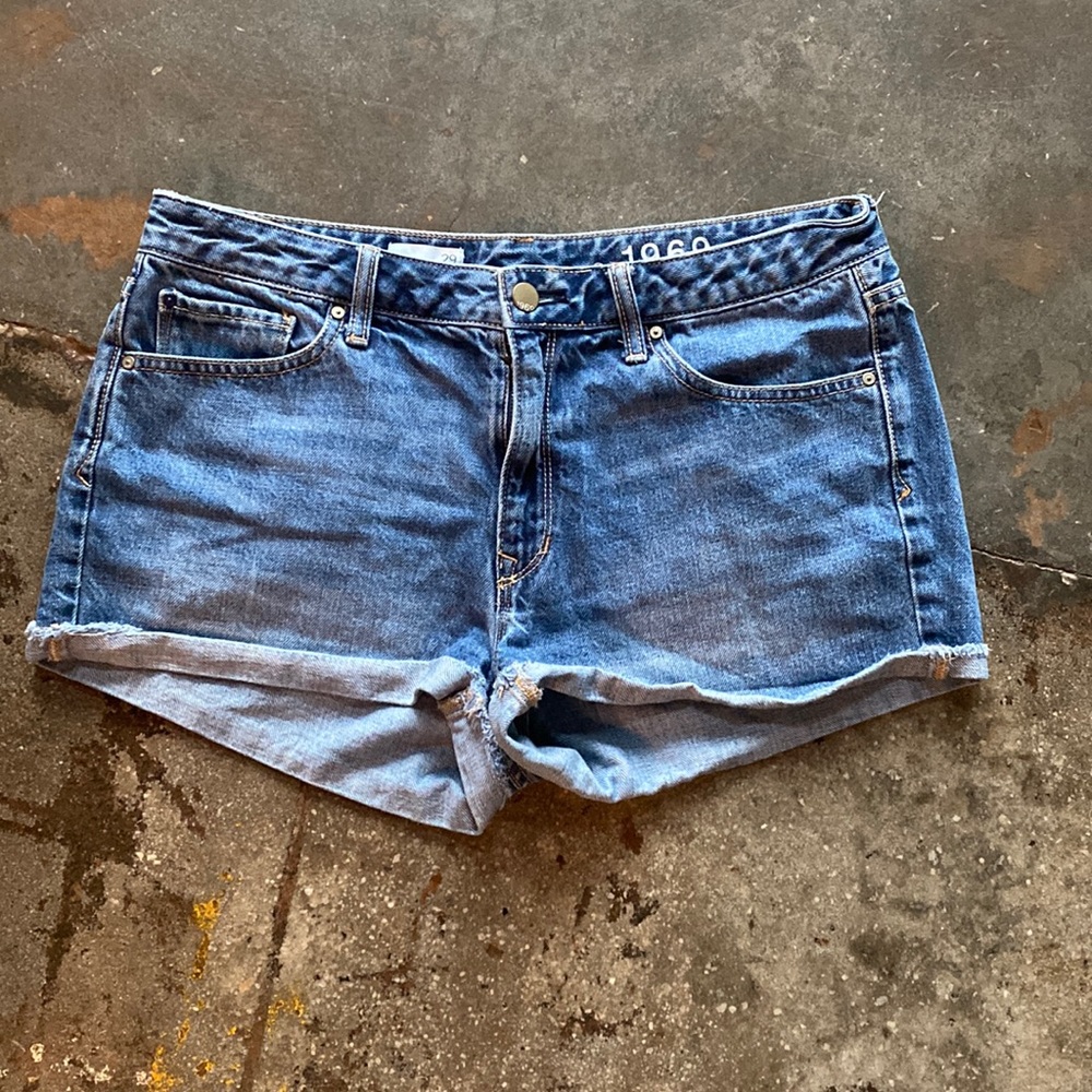 GAP Slim Cut off Jean Shorts